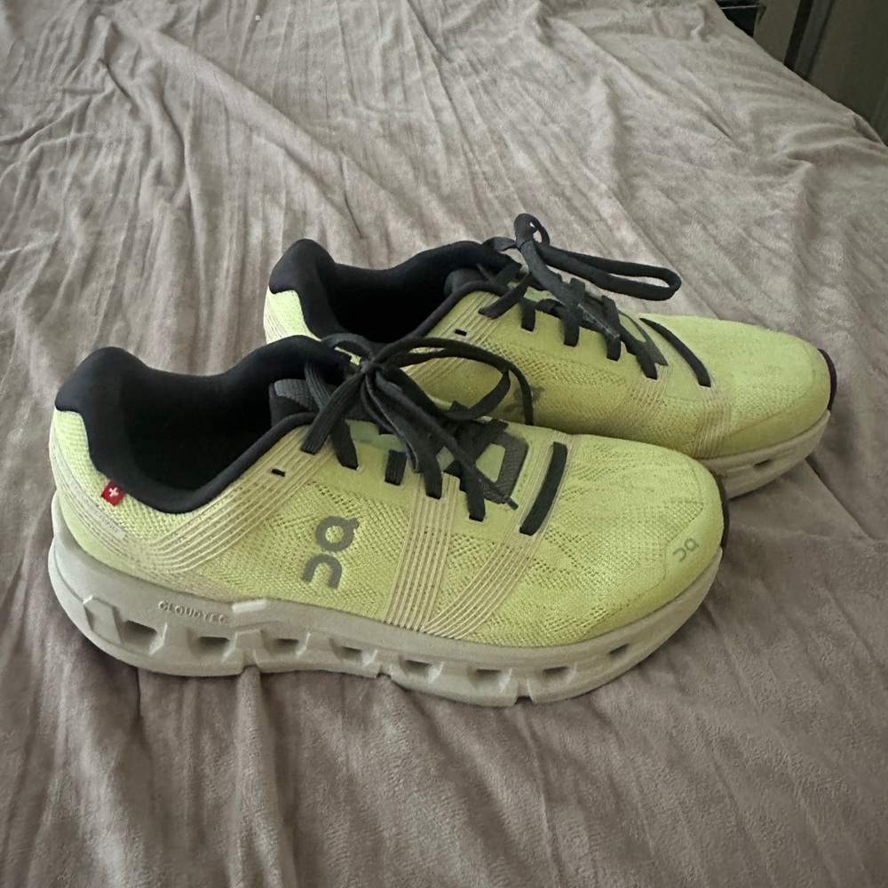 Neon Yellow on clouds!!